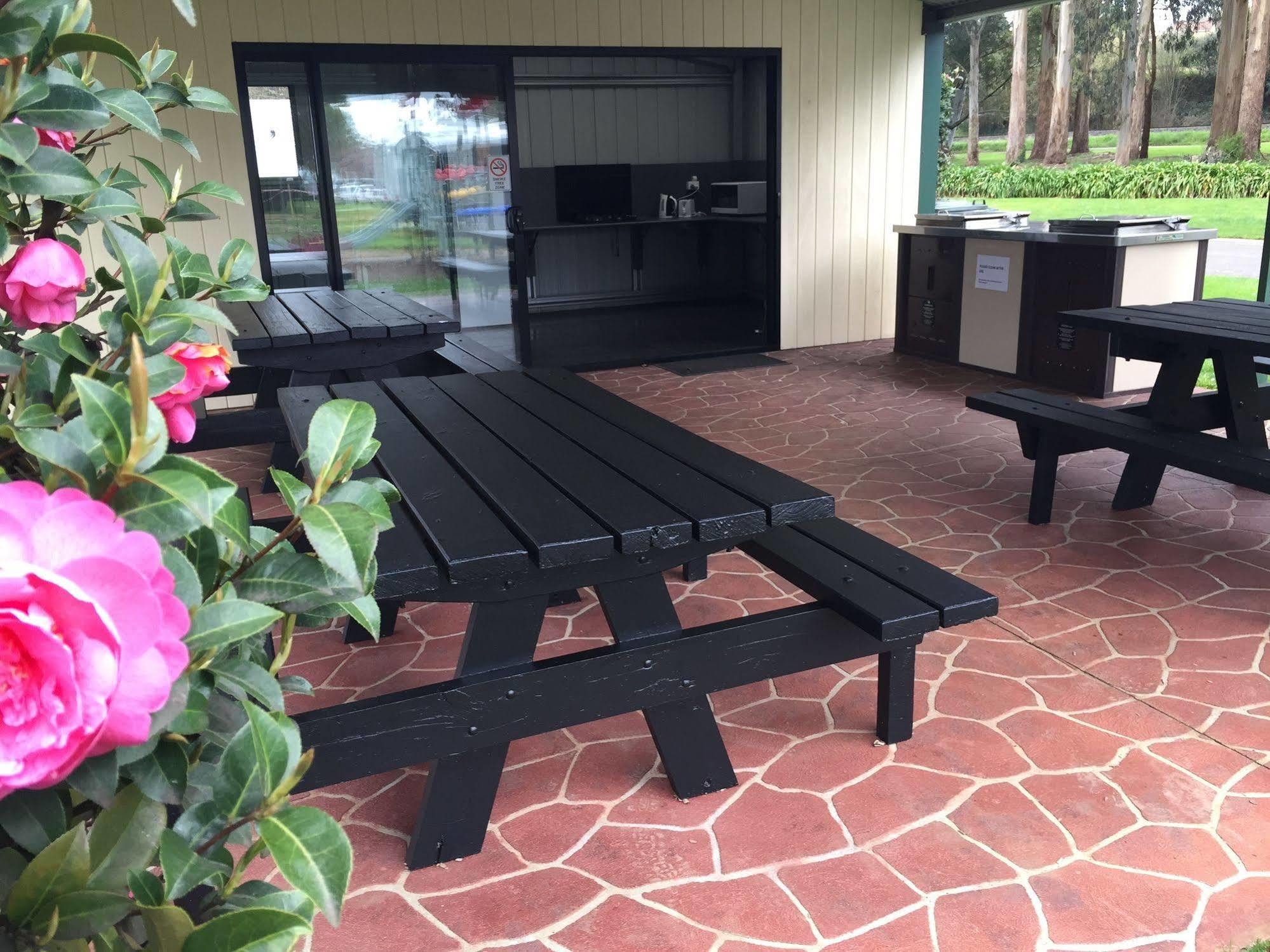 Warragul Gardens Holiday Park Extérieur photo