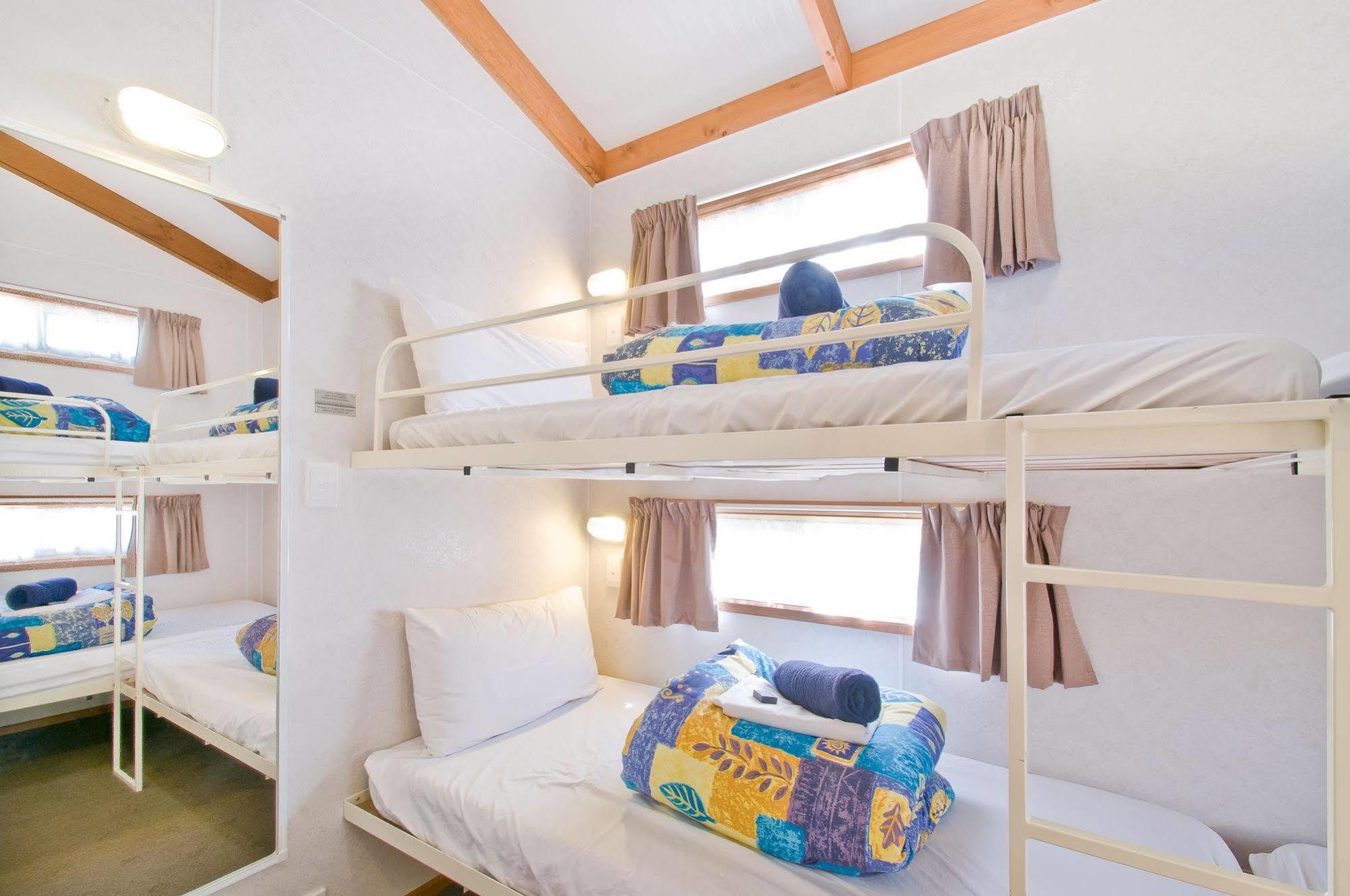Warragul Gardens Holiday Park Extérieur photo